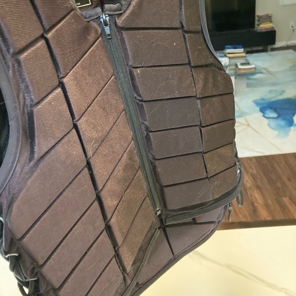 Chan’s Equestrianism Safety Vest - Picture 7 of 8